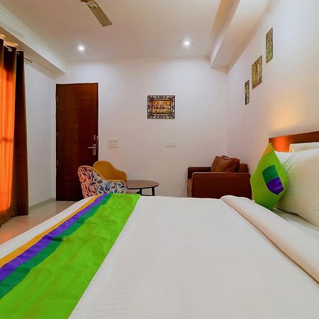 Treebo Rejoice 52 - 3Km From Huda City Metro Station Badshahpur Εξωτερικό φωτογραφία