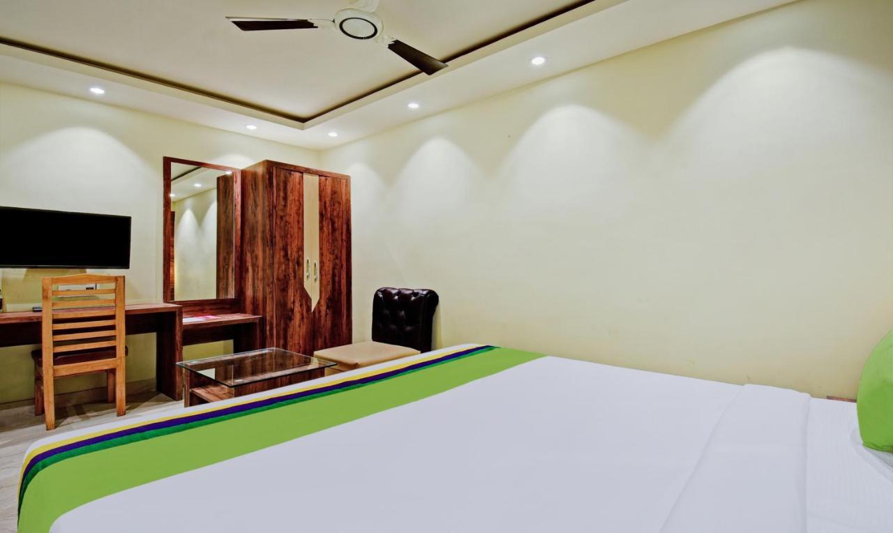 Treebo Rejoice 52 - 3Km From Huda City Metro Station Badshahpur Εξωτερικό φωτογραφία