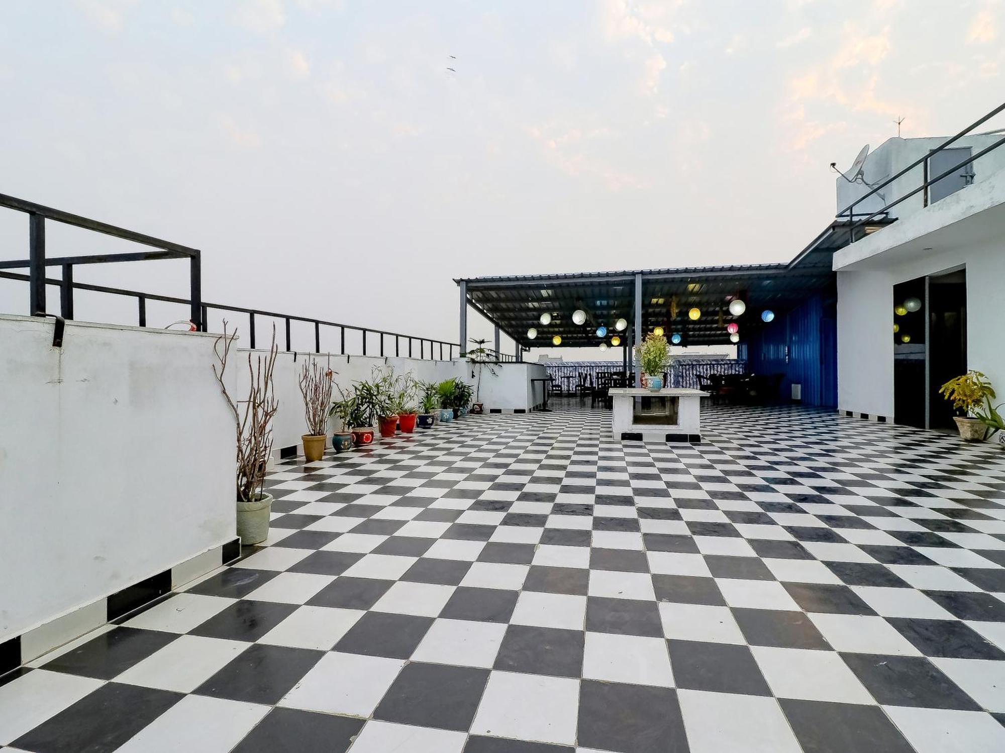 Treebo Rejoice 52 - 3Km From Huda City Metro Station Badshahpur Εξωτερικό φωτογραφία