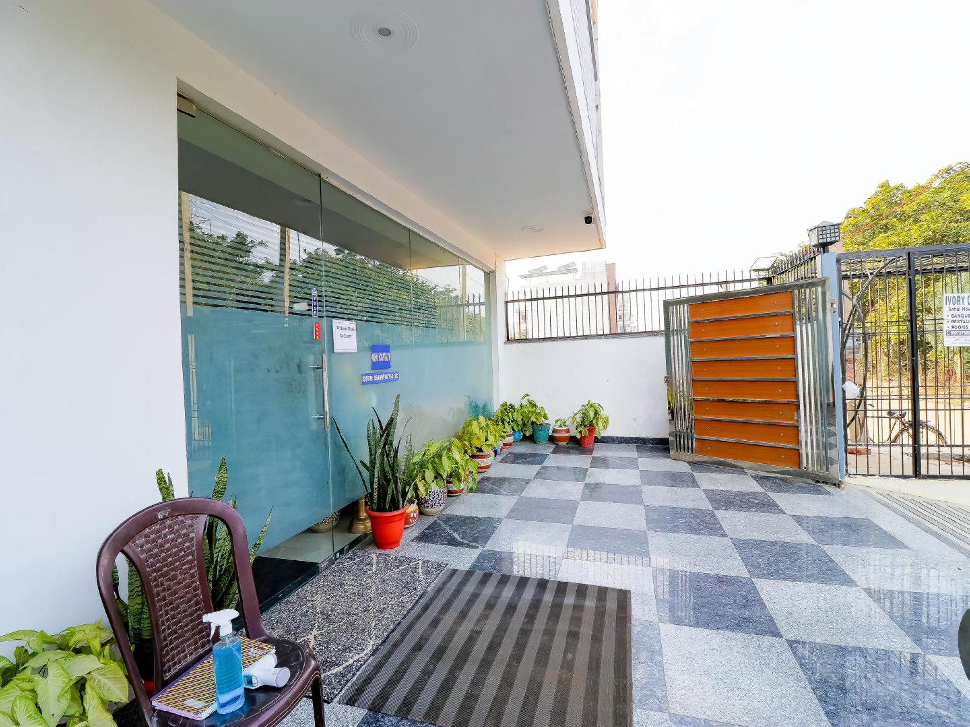 Treebo Rejoice 52 - 3Km From Huda City Metro Station Badshahpur Εξωτερικό φωτογραφία