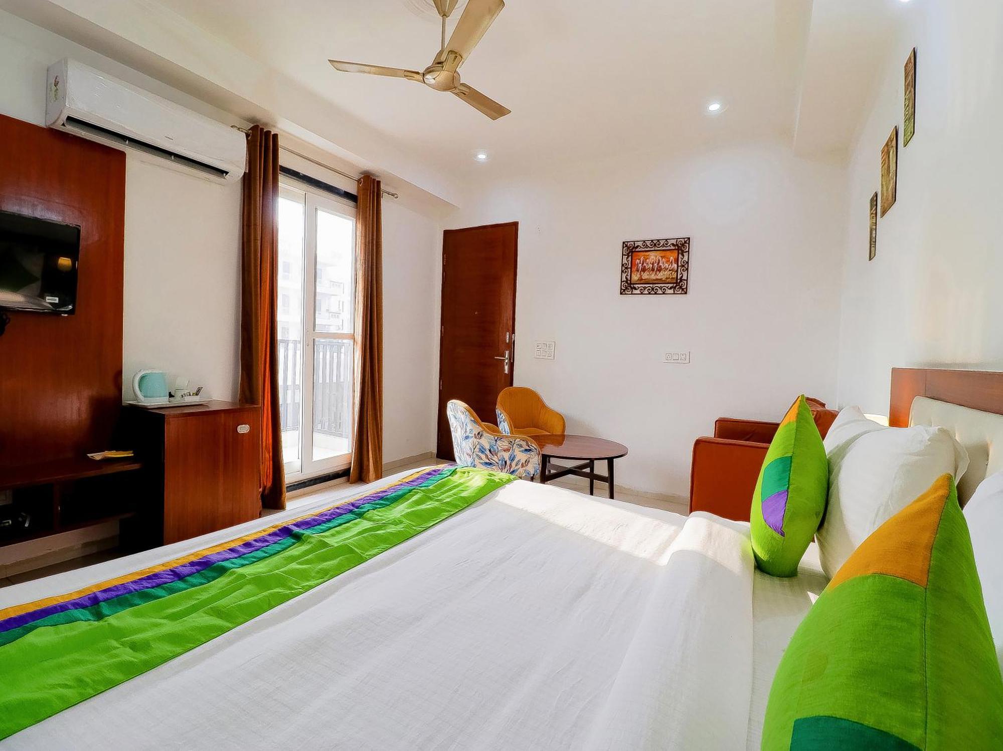 Treebo Rejoice 52 - 3Km From Huda City Metro Station Badshahpur Εξωτερικό φωτογραφία