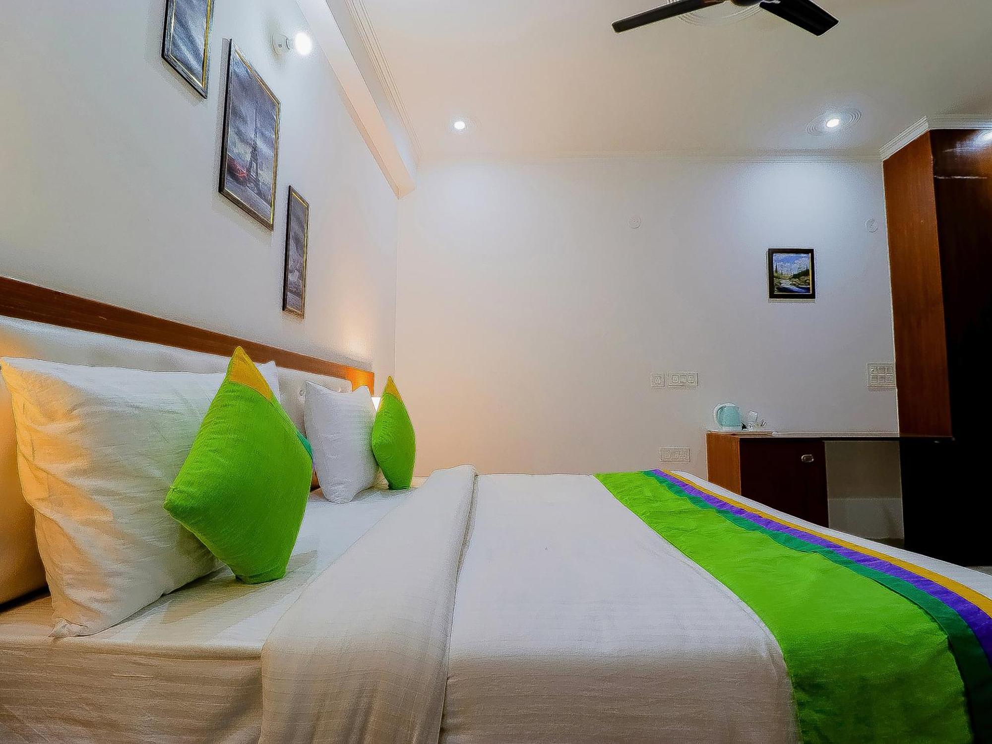 Treebo Rejoice 52 - 3Km From Huda City Metro Station Badshahpur Εξωτερικό φωτογραφία