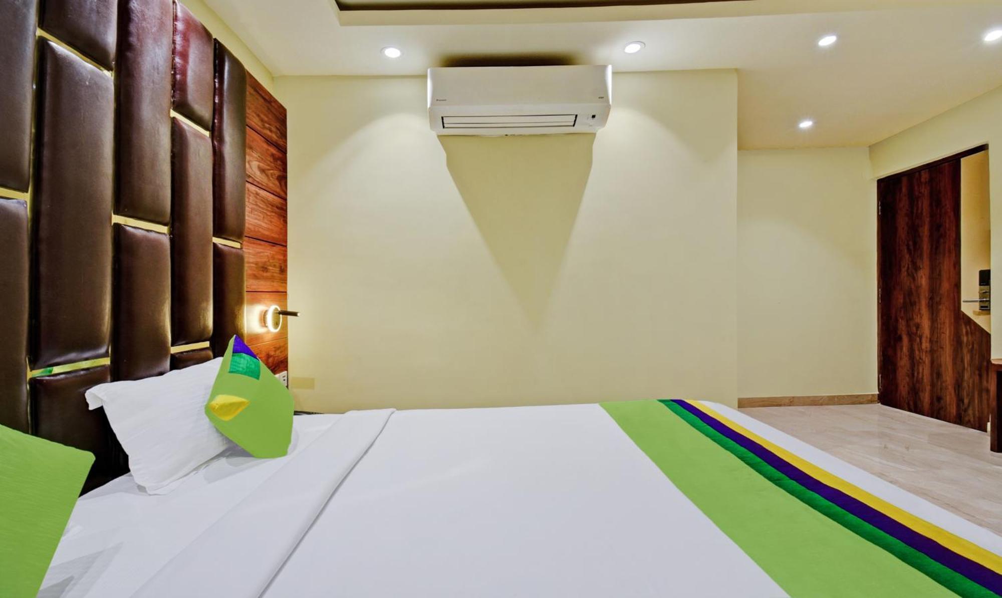 Treebo Rejoice 52 - 3Km From Huda City Metro Station Badshahpur Εξωτερικό φωτογραφία