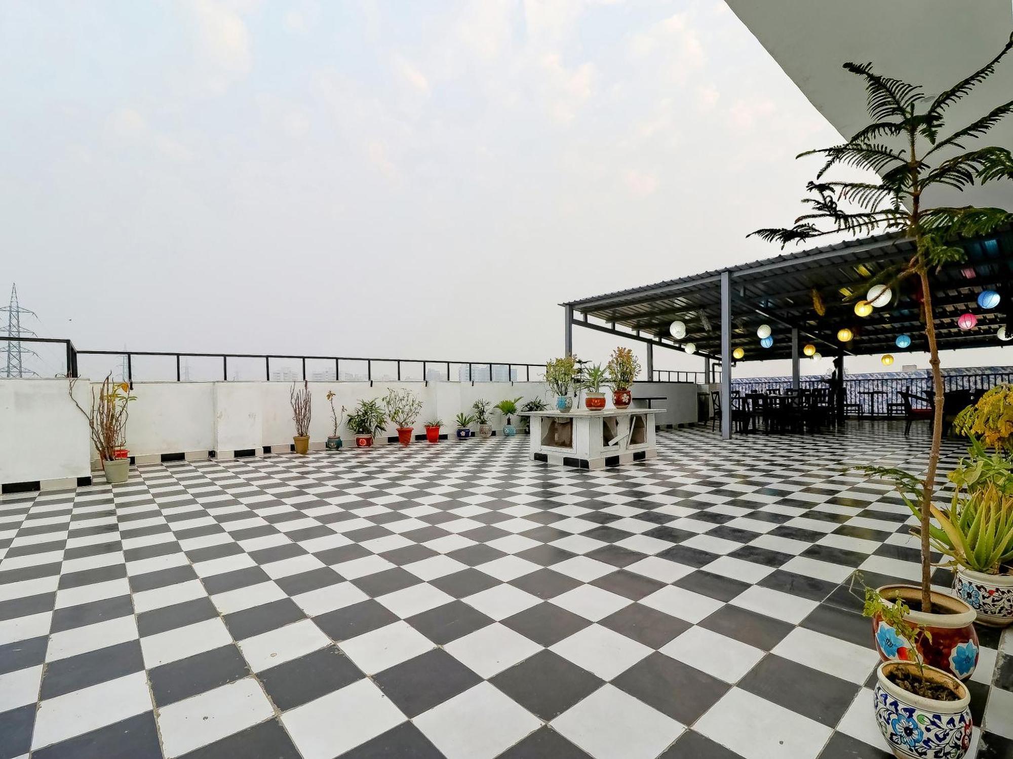 Treebo Rejoice 52 - 3Km From Huda City Metro Station Badshahpur Εξωτερικό φωτογραφία